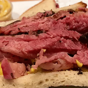 Sanduíche de Pastrami pra viagem pra comer no Central Park